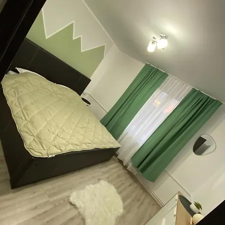 Apartment Cazare *